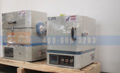 在高溫馬弗爐中煅燒硝酸銅時，所用的坩堝需要蓋蓋子嗎？